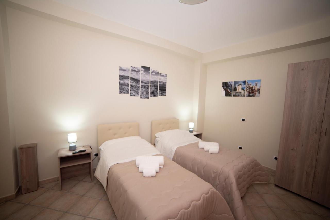 B&B La Terrazza Degli Scrittori Racalmuto Luaran gambar