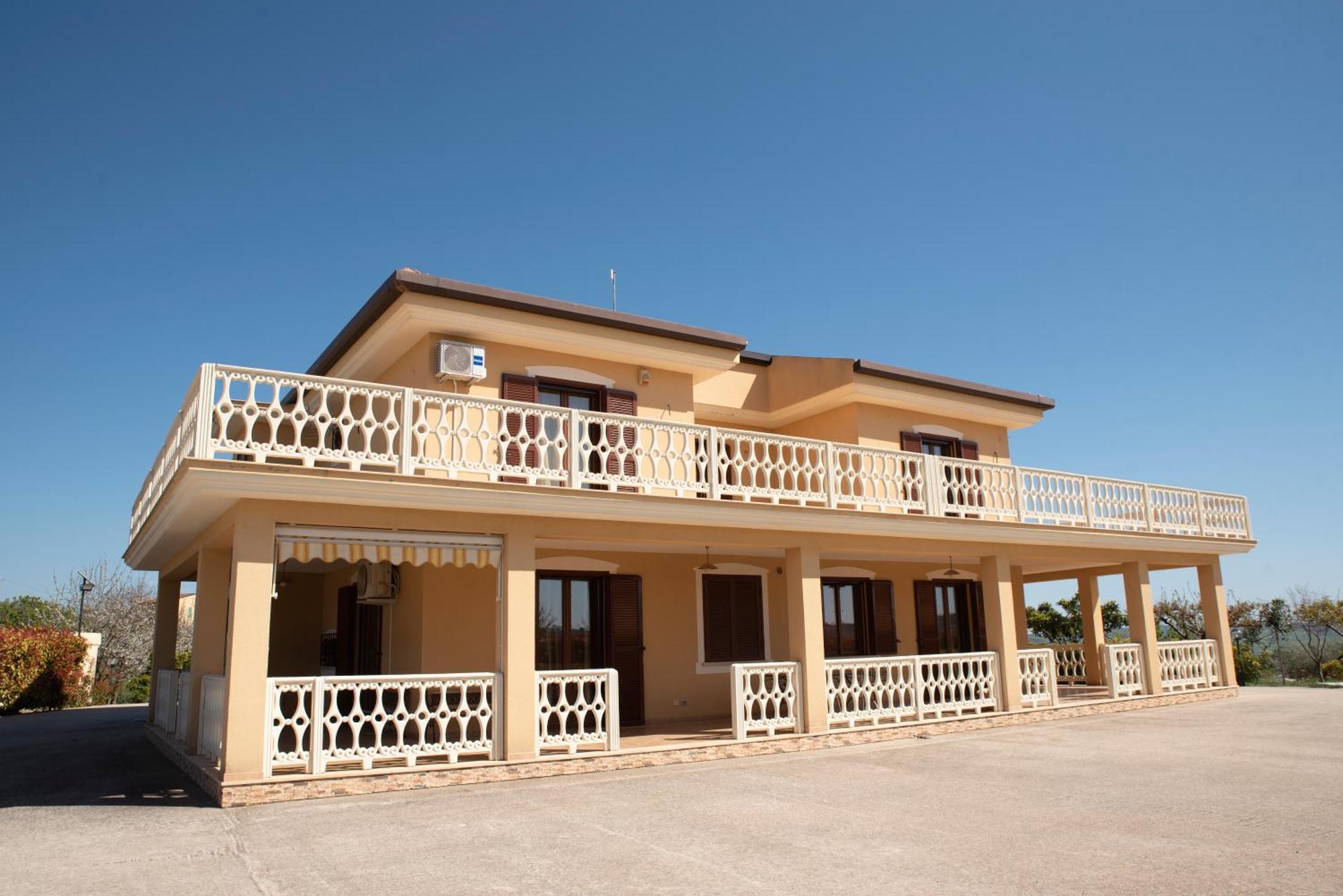 B&B La Terrazza Degli Scrittori Racalmuto Luaran gambar