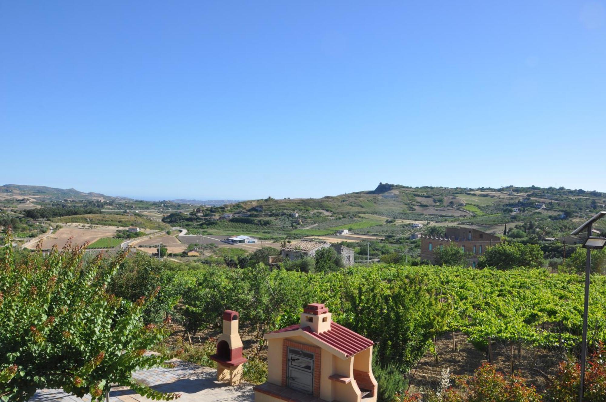 B&B La Terrazza Degli Scrittori Racalmuto Luaran gambar