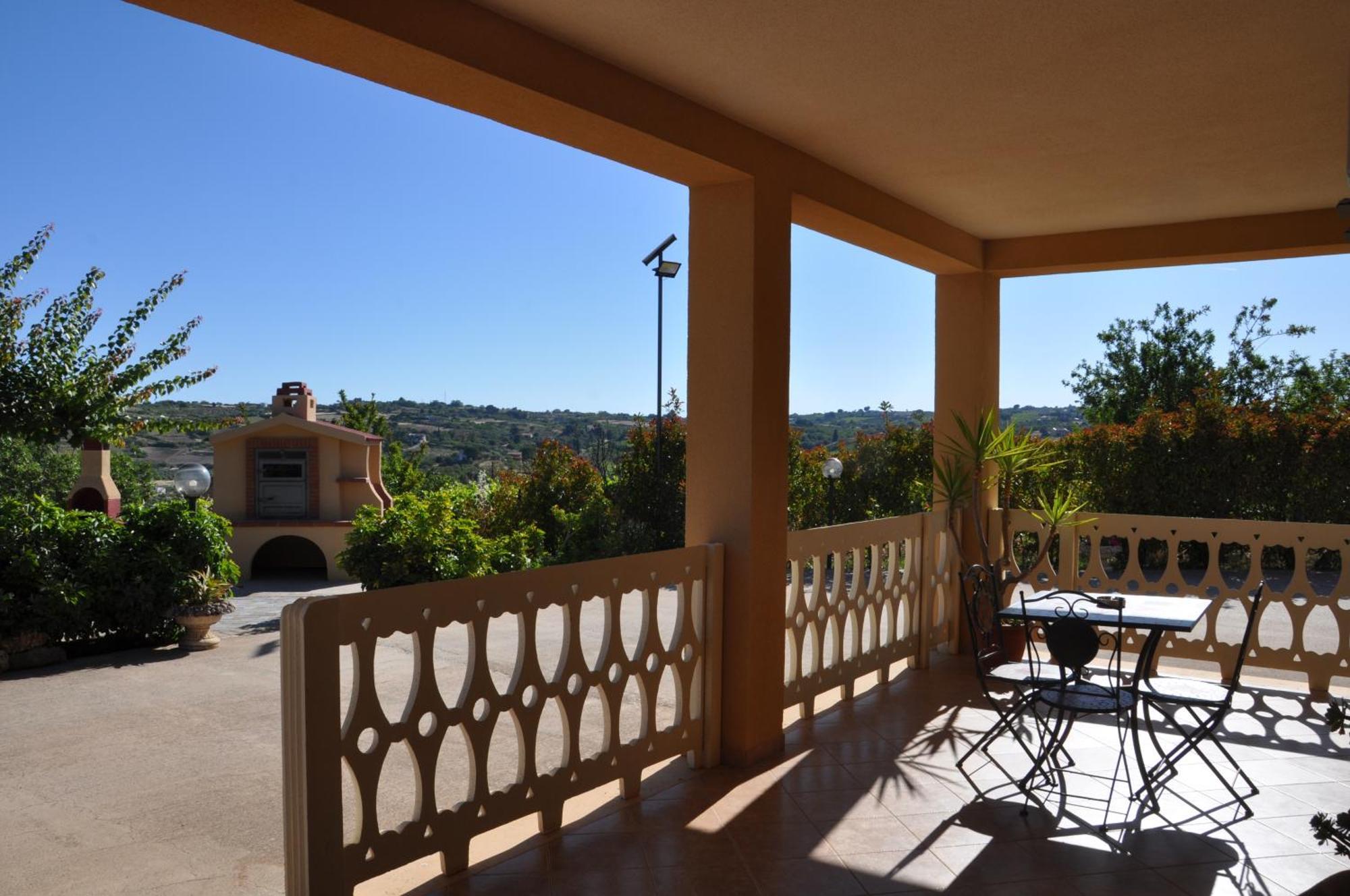 B&B La Terrazza Degli Scrittori Racalmuto Luaran gambar