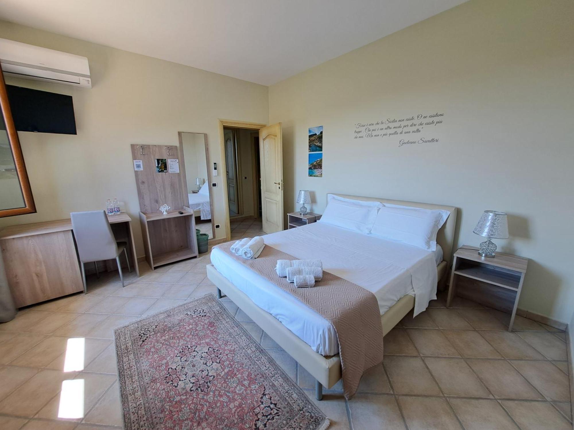 B&B La Terrazza Degli Scrittori Racalmuto Luaran gambar