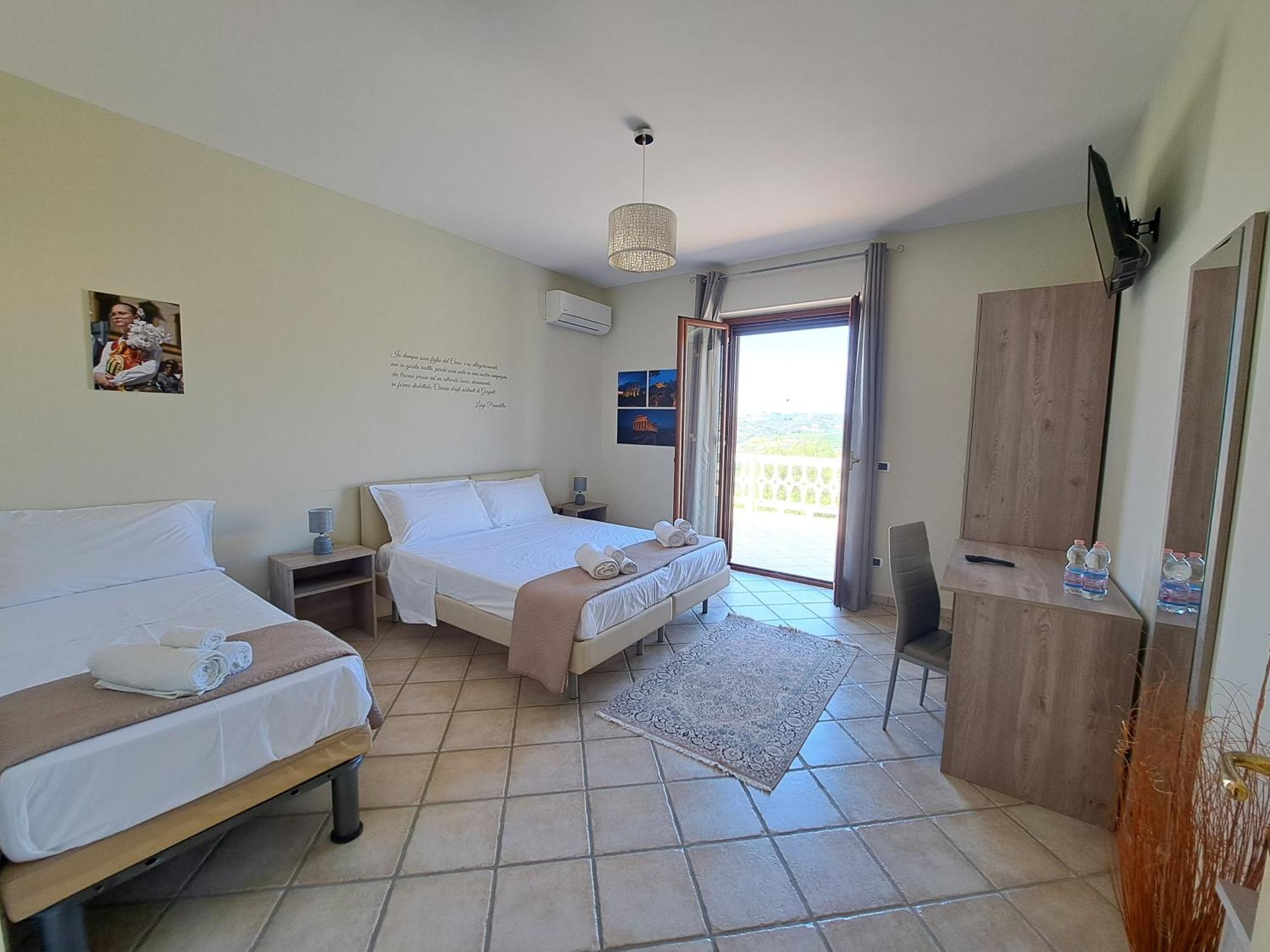 B&B La Terrazza Degli Scrittori Racalmuto Luaran gambar